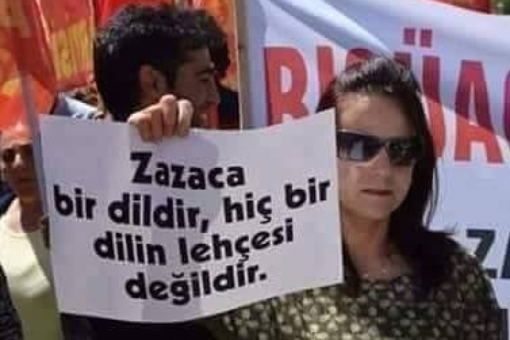 Ahmet KAYINTU : KAYBOLMA TEHLİKESİ KARŞISINDA ZAZACANIN GELECEĞİ